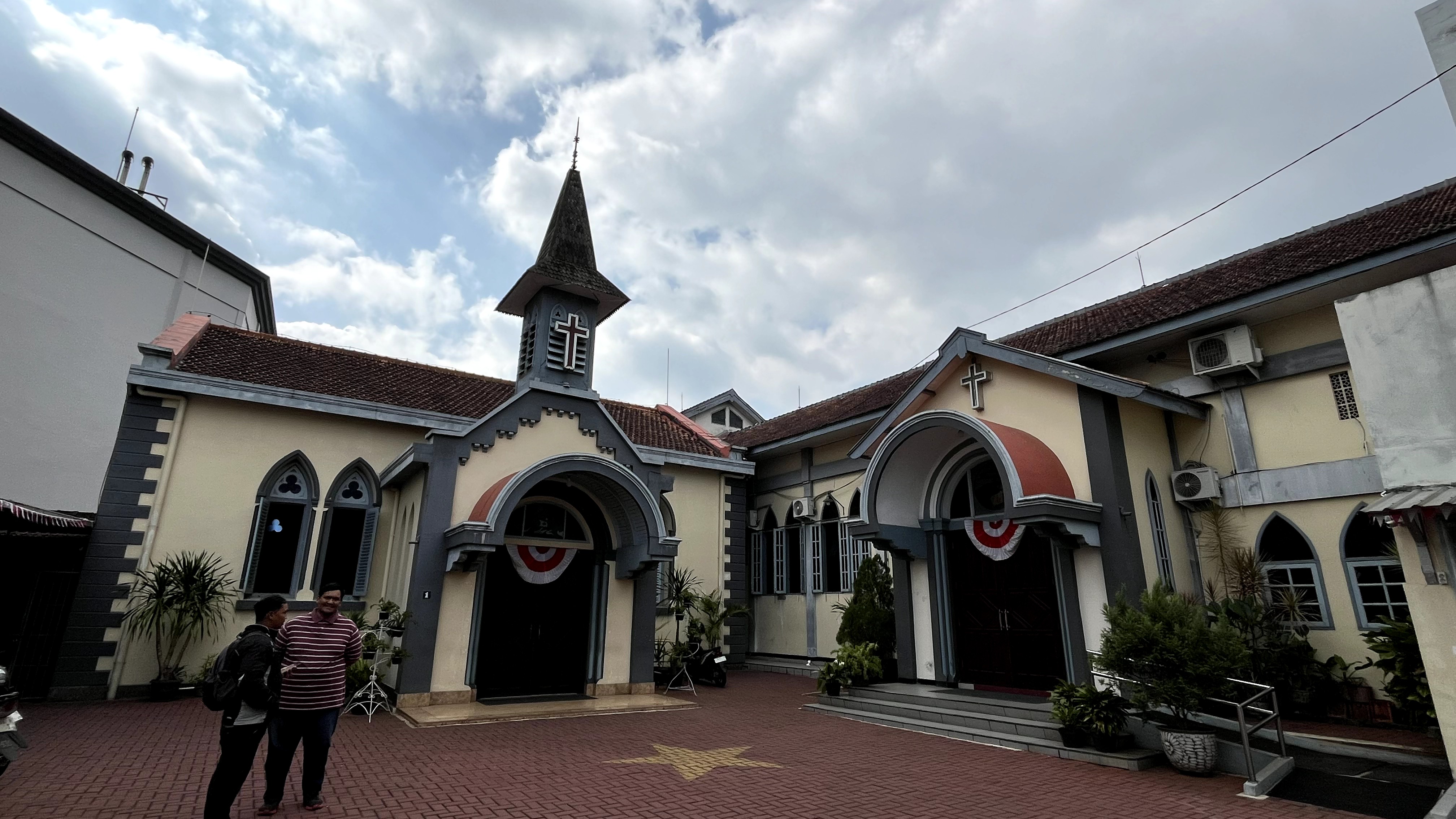 Gereja Protestan Indonesia Bagian Barat (GPIB) Tamansari