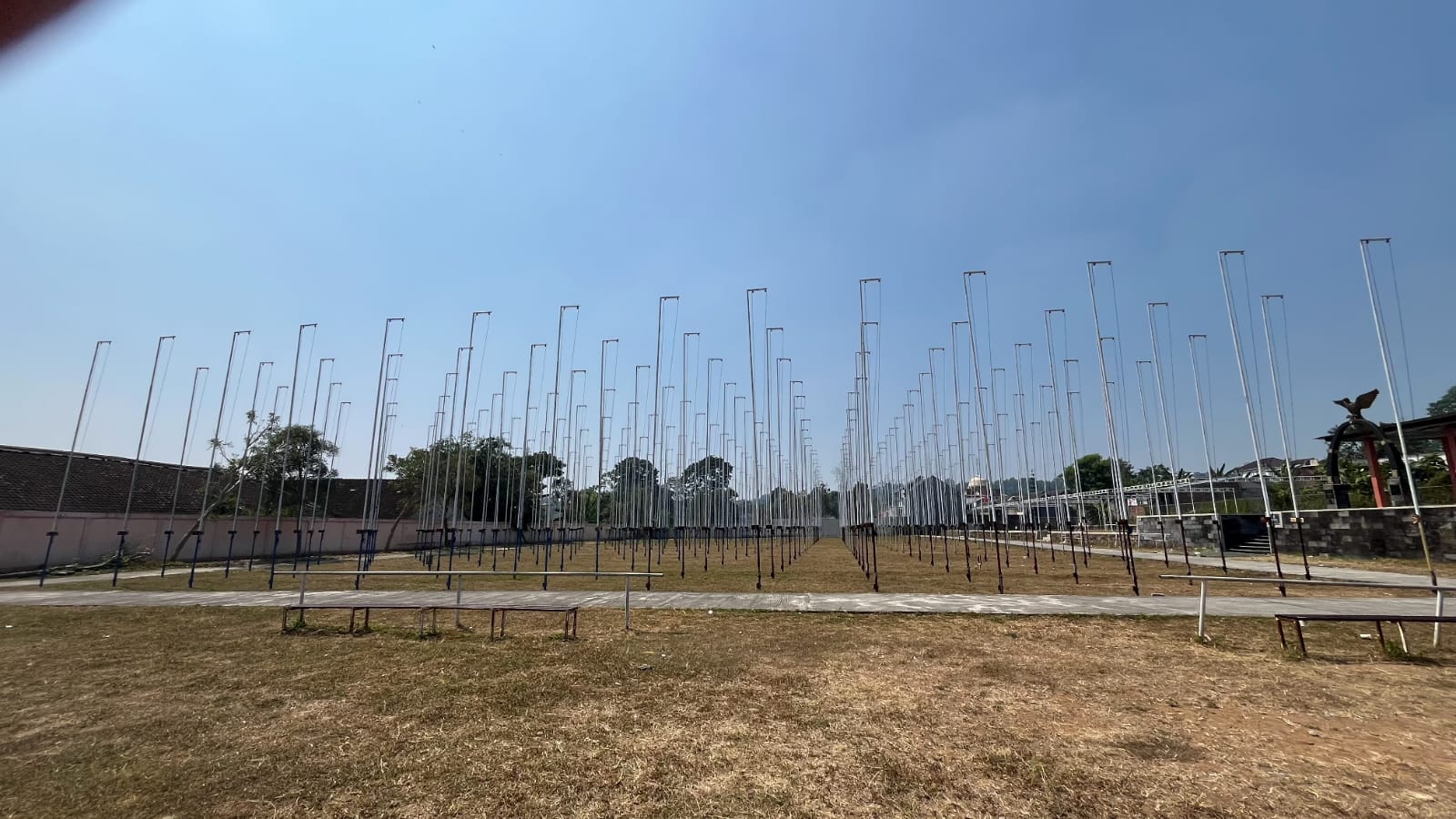 Lapangan Gantangan Burung Dukuh
