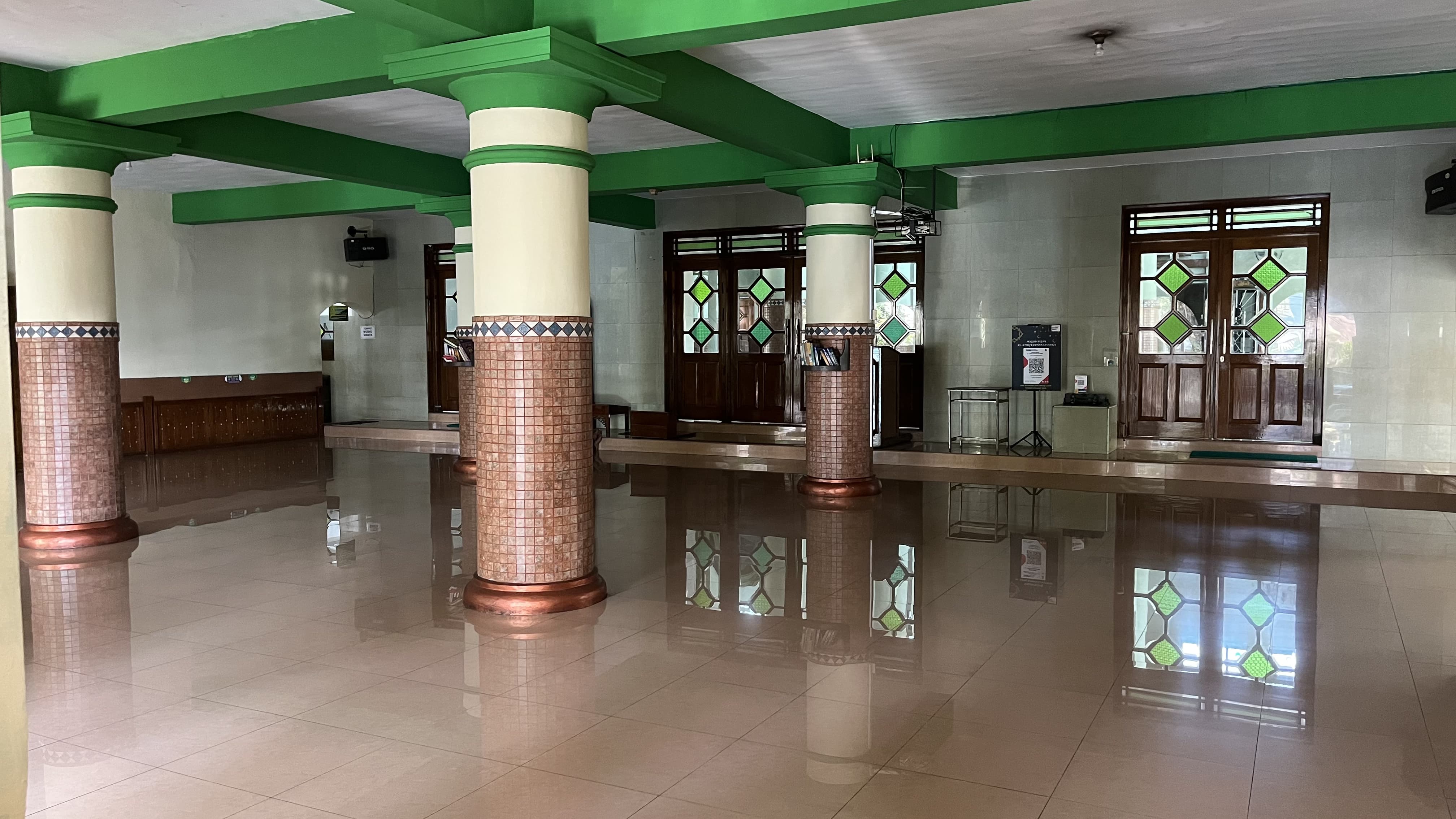Makam Kh. KH. Zubair Umar Al-Jailani & Masjid Besar Al-Atiq